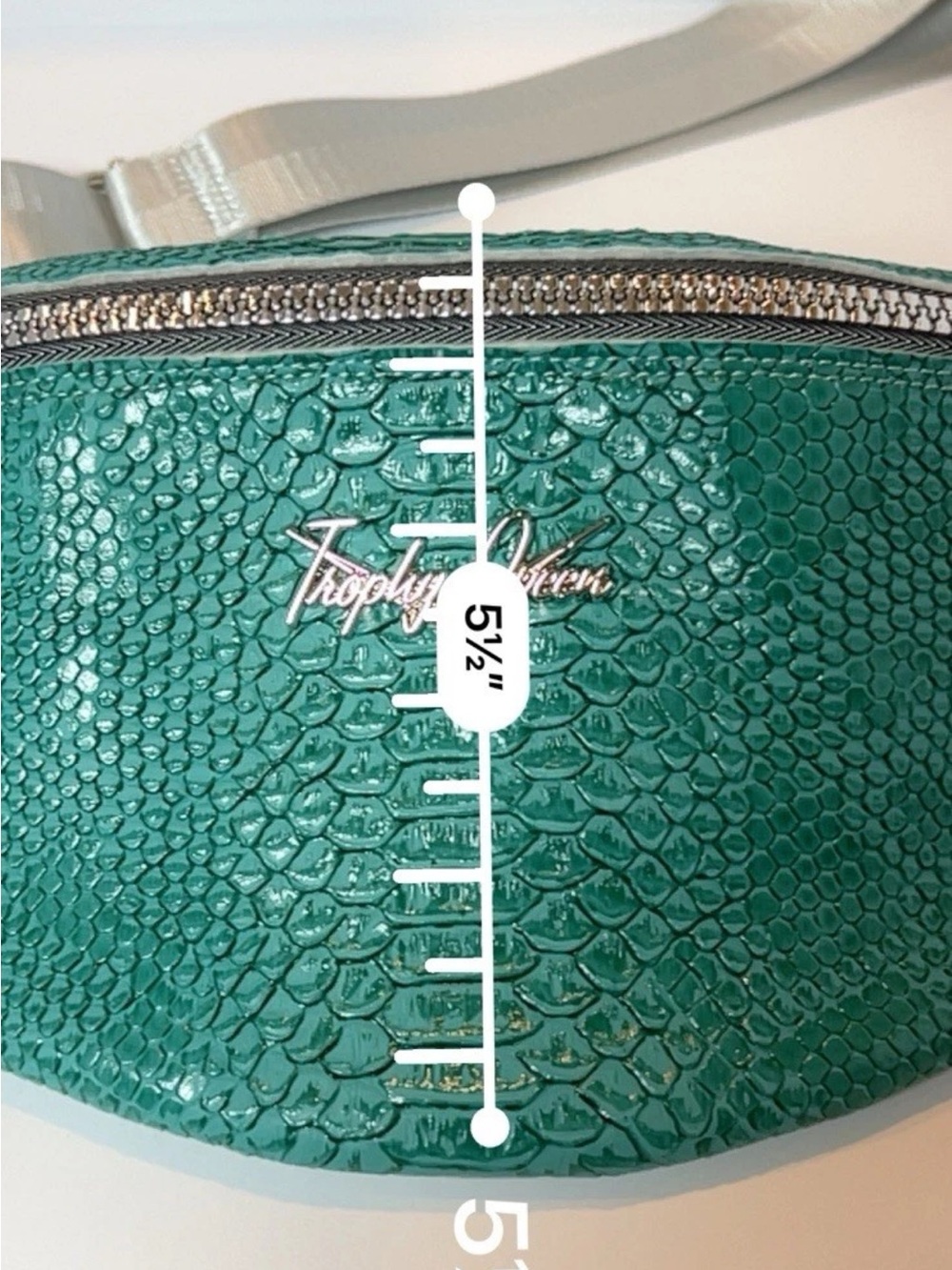 Trophy Queen Emerald Green Python Fanny/crossbody NWOT Rockabilly Pinup - Picture 7 of 10